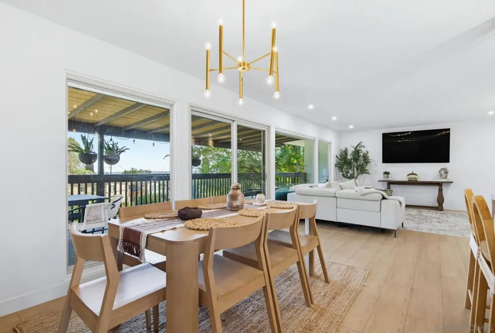 9165 San Juan Place La Mesa, CA 91941