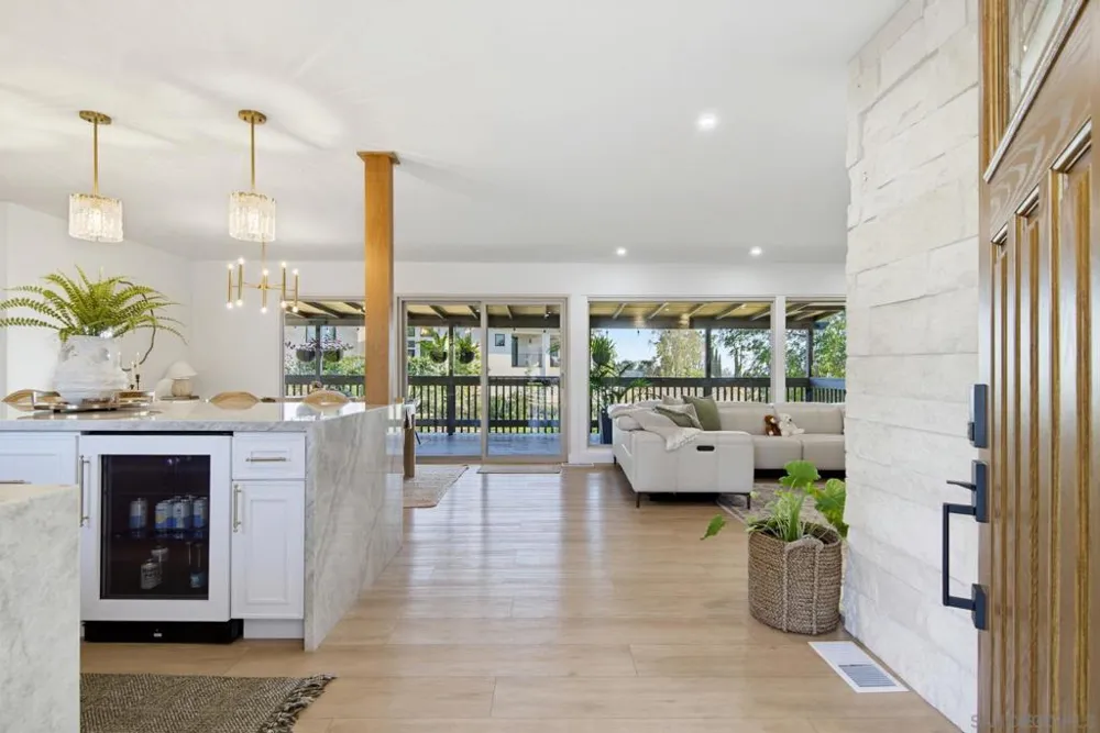 9165 San Juan Place La Mesa, CA 91941