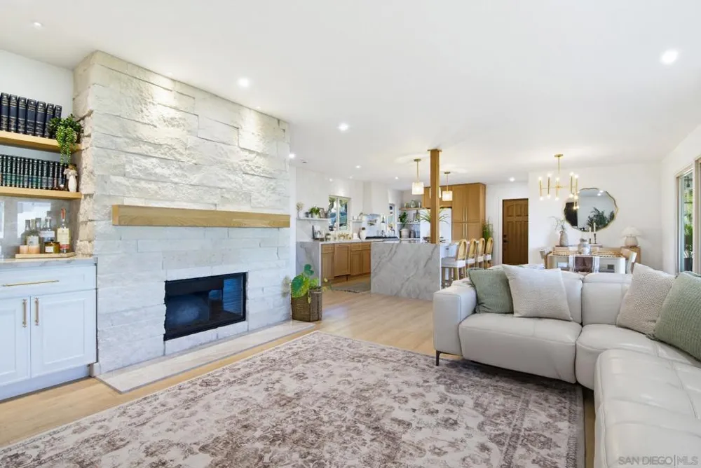 9165 San Juan Place La Mesa, CA 91941