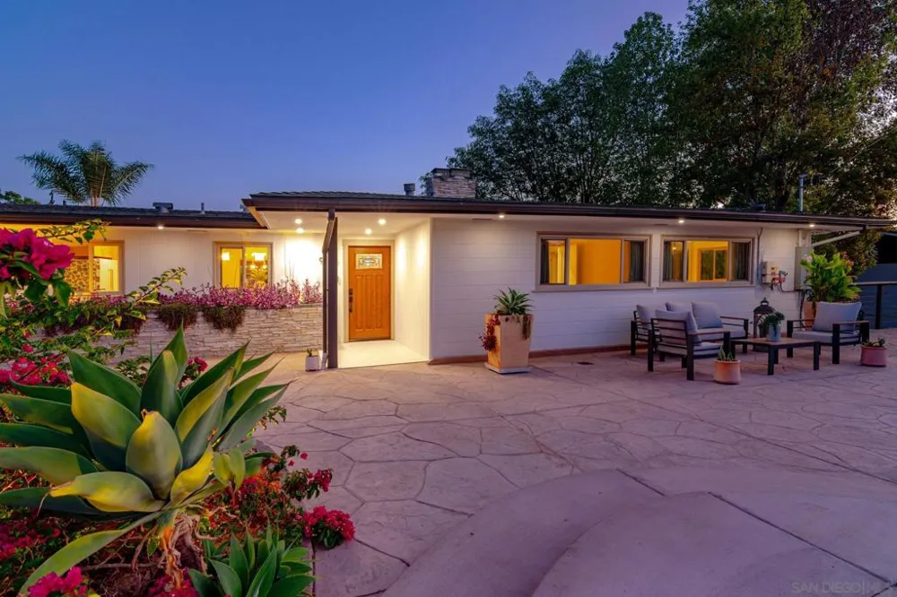 9165 San Juan Place La Mesa, CA 91941