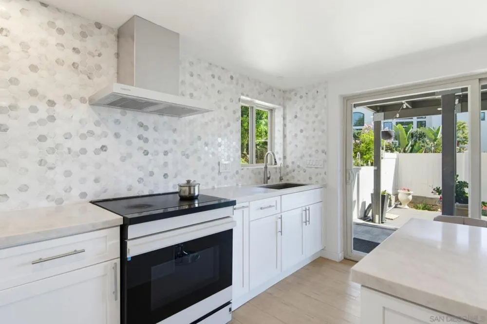 9165 San Juan Place La Mesa, CA 91941