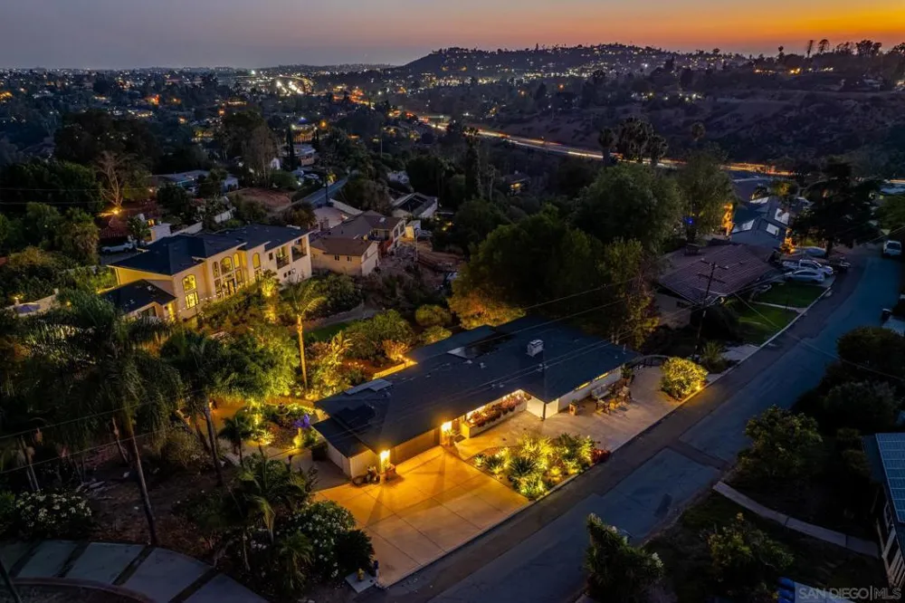 9165 San Juan Place La Mesa, CA 91941
