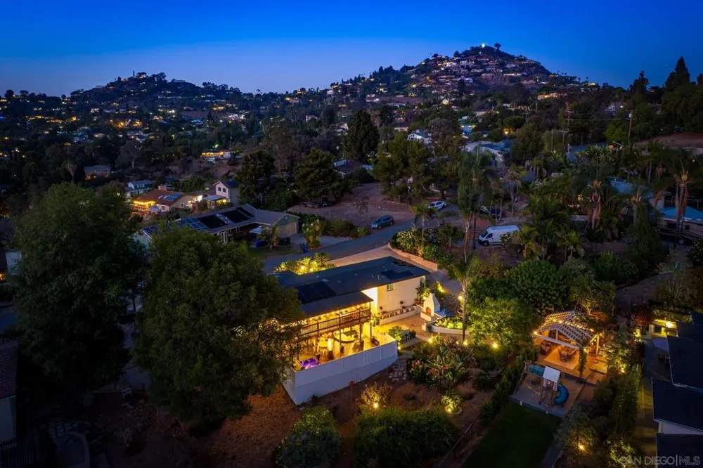 9165 San Juan Place La Mesa, CA 91941
