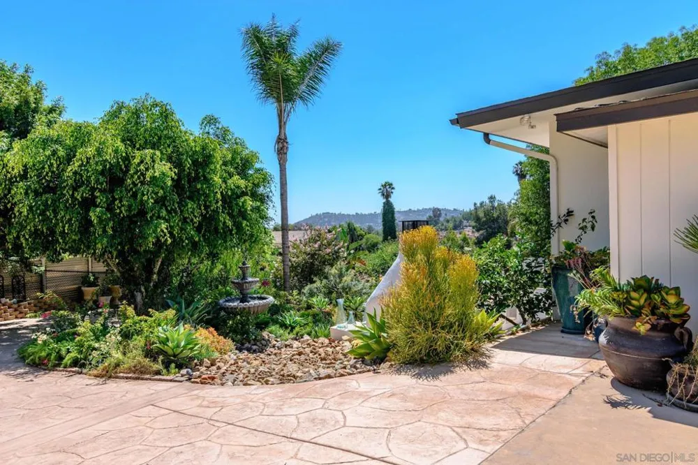 9165 San Juan Place La Mesa, CA 91941