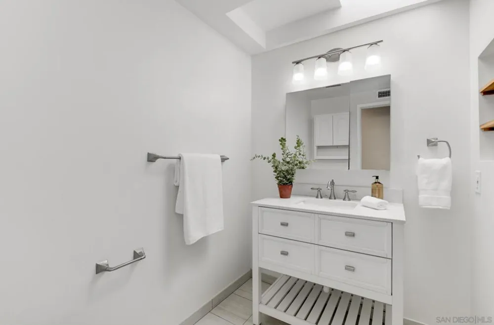 156 Cerro Encinitas, CA 92024
