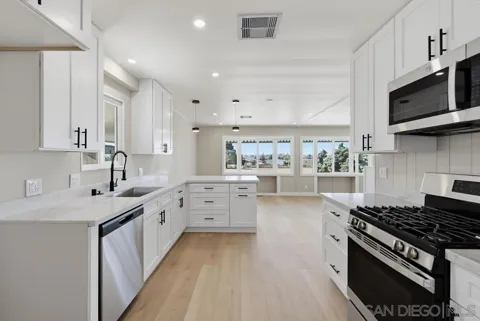 445 Orange Ave #5