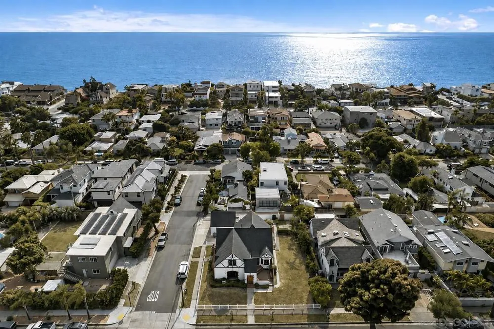 304 La Veta Ave Encinitas, CA 92024