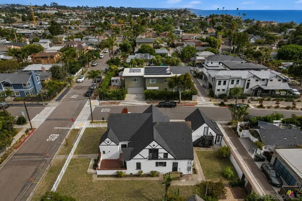 304 La Veta Ave Encinitas, CA 92024