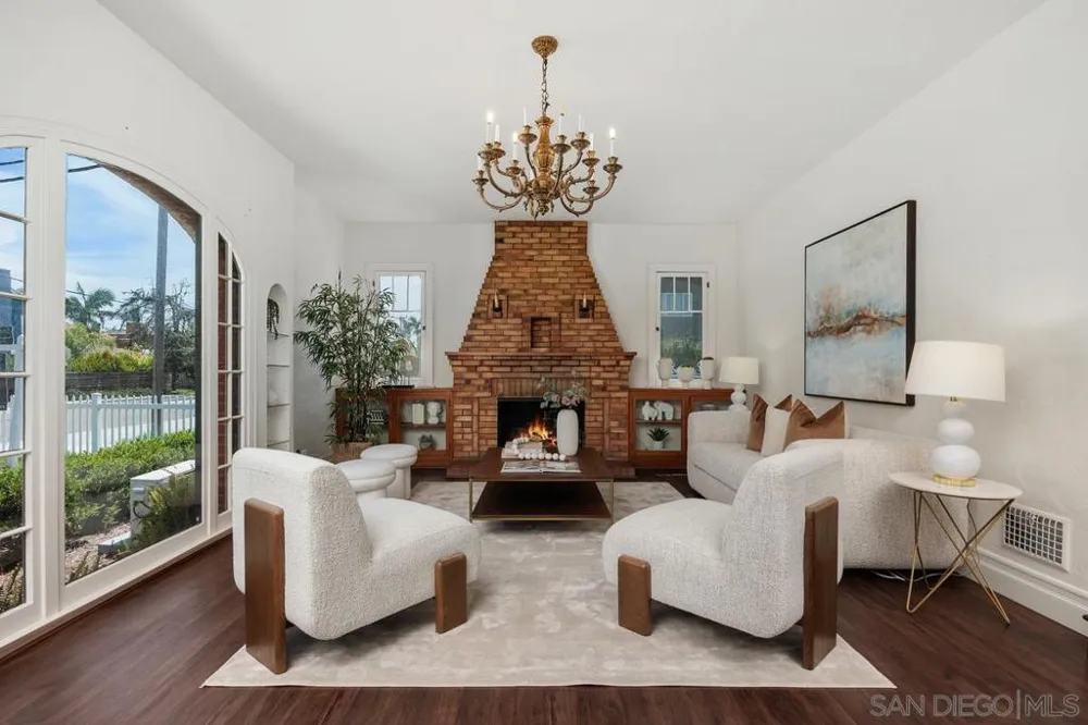 304 La Veta Ave Encinitas, CA 92024