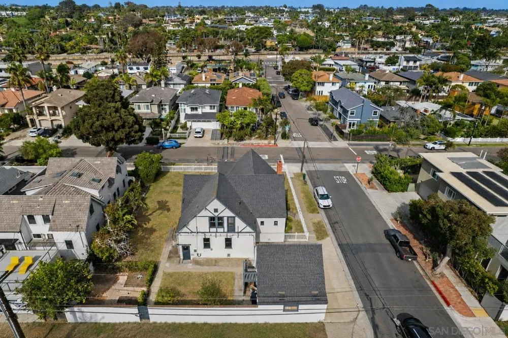 304 La Veta Ave Encinitas, CA 92024