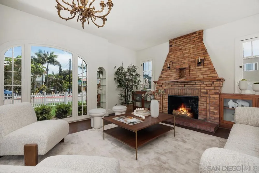 304 La Veta Ave Encinitas, CA 92024