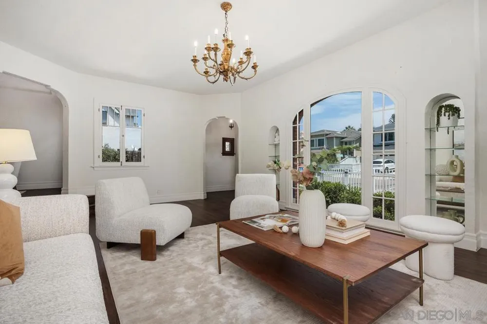 304 La Veta Ave Encinitas, CA 92024