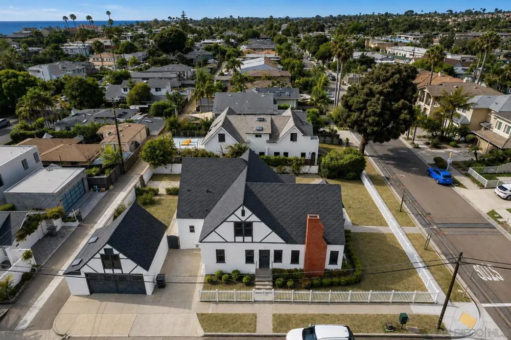 304 La Veta Ave Encinitas, CA 92024