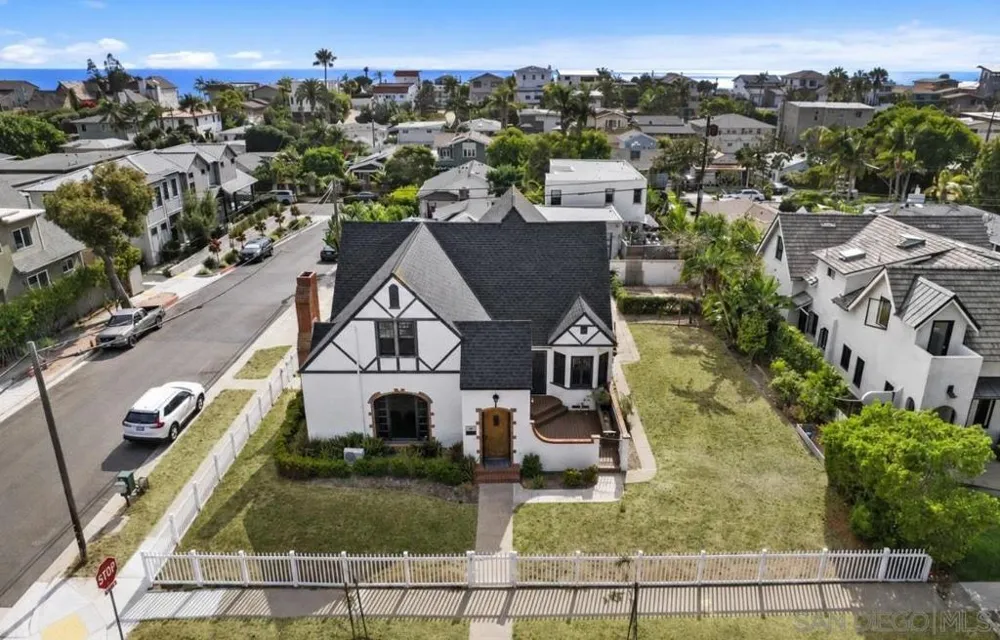 304 La Veta Ave Encinitas, CA 92024