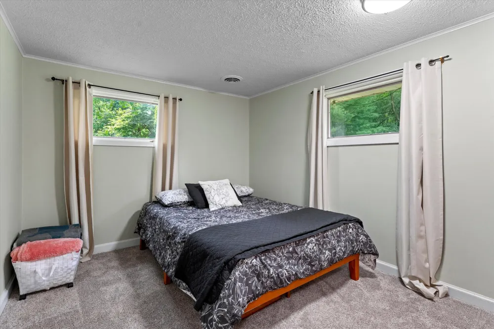2264 Effie Lane Niles, MI 49120