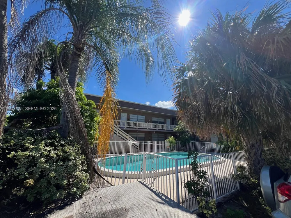 241 SE 9th Ave #109 Pompano Beach, FL 33060