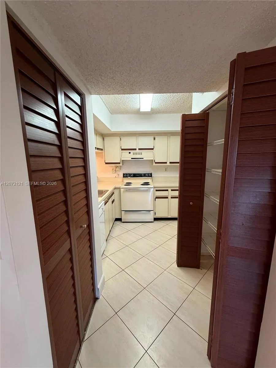 18200 Mediterranean Blvd #2201 Hialeah, FL 33015