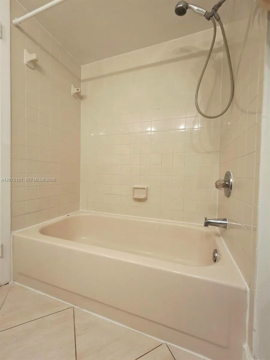 18200 Mediterranean Blvd #2201 Hialeah, FL 33015