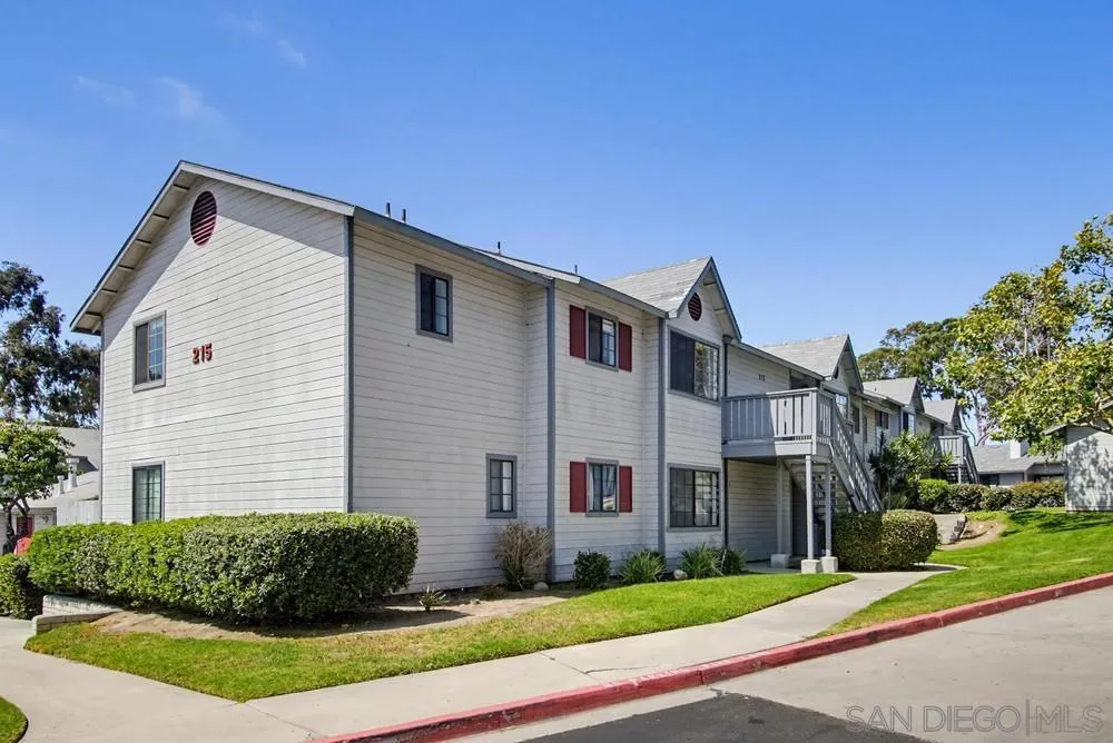 215 Camlau #B Chula Vista, CA 91911