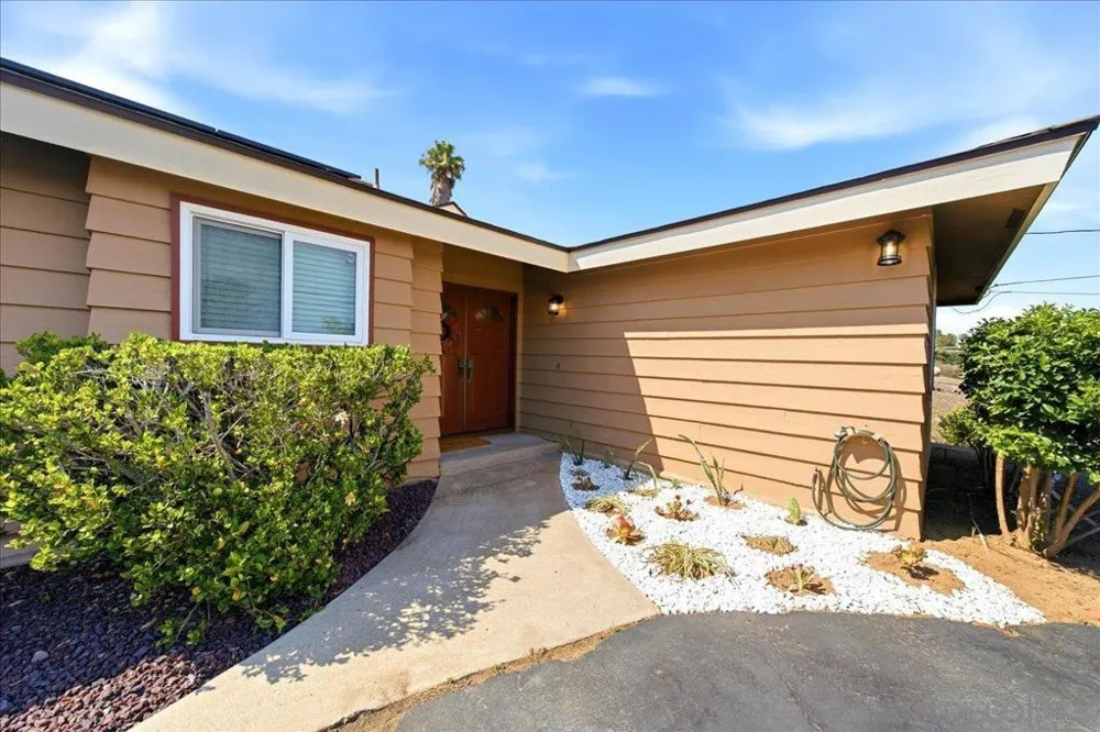 3195 Purer Rd Escondido, CA 92029