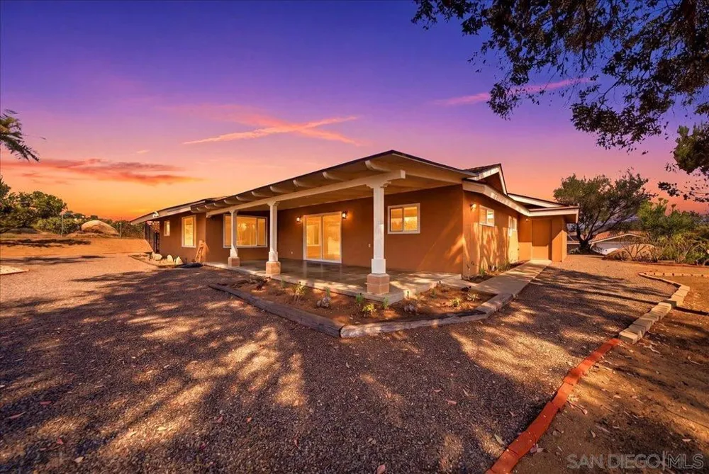 3195 Purer Rd Escondido, CA 92029