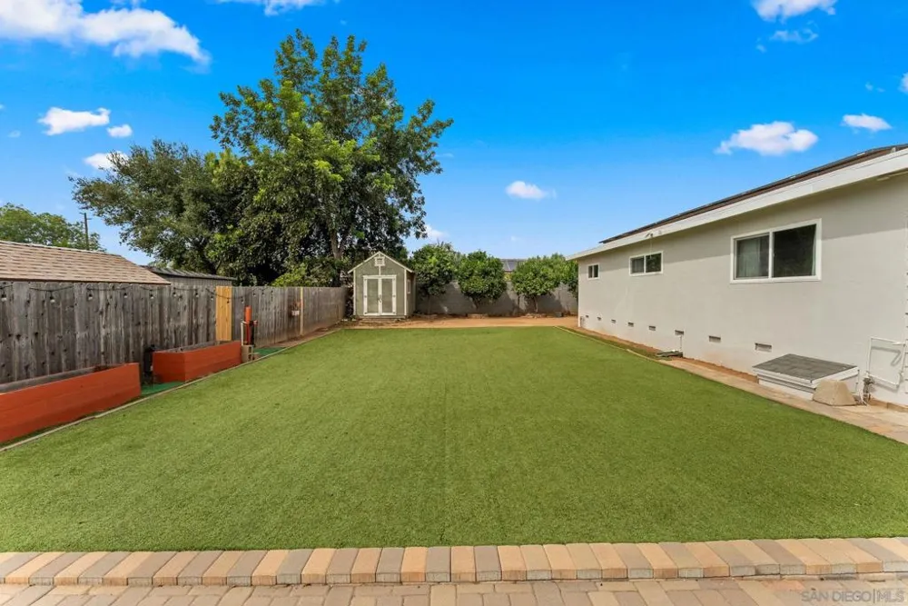 665 Foy Ln Escondido, CA 92025