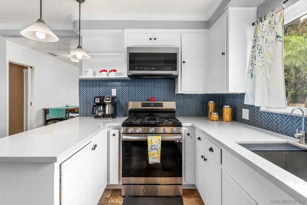 665 Foy Ln Escondido, CA 92025