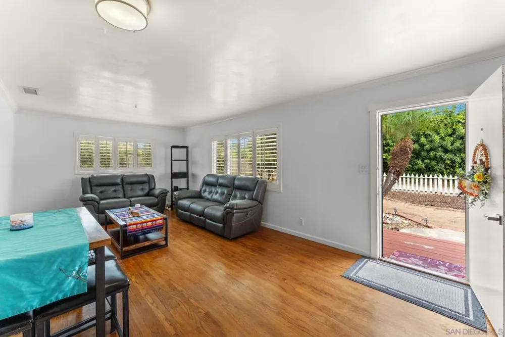 665 Foy Ln Escondido, CA 92025