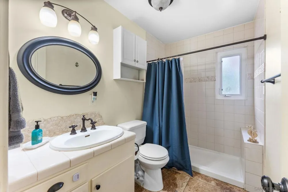 665 Foy Ln Escondido, CA 92025