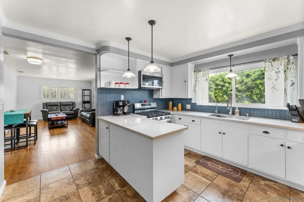 665 Foy Ln Escondido, CA 92025