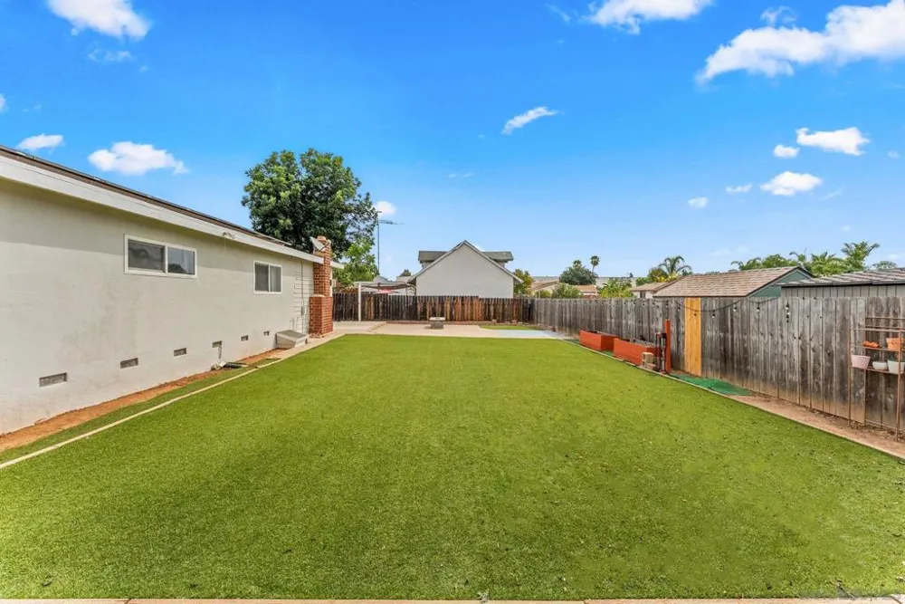 665 Foy Ln Escondido, CA 92025