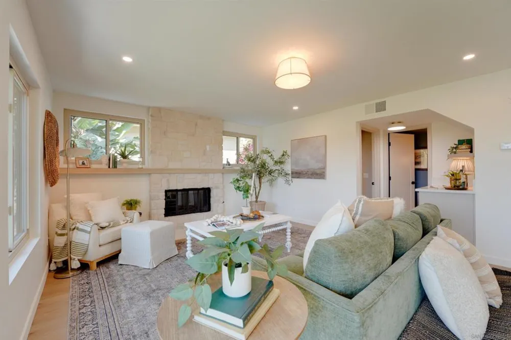 16022 Sun Summit Point San Diego, CA 92127