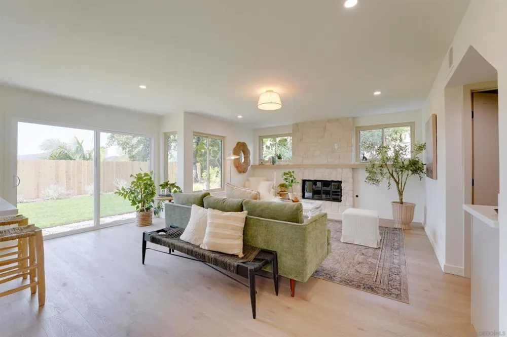 16022 Sun Summit Point San Diego, CA 92127