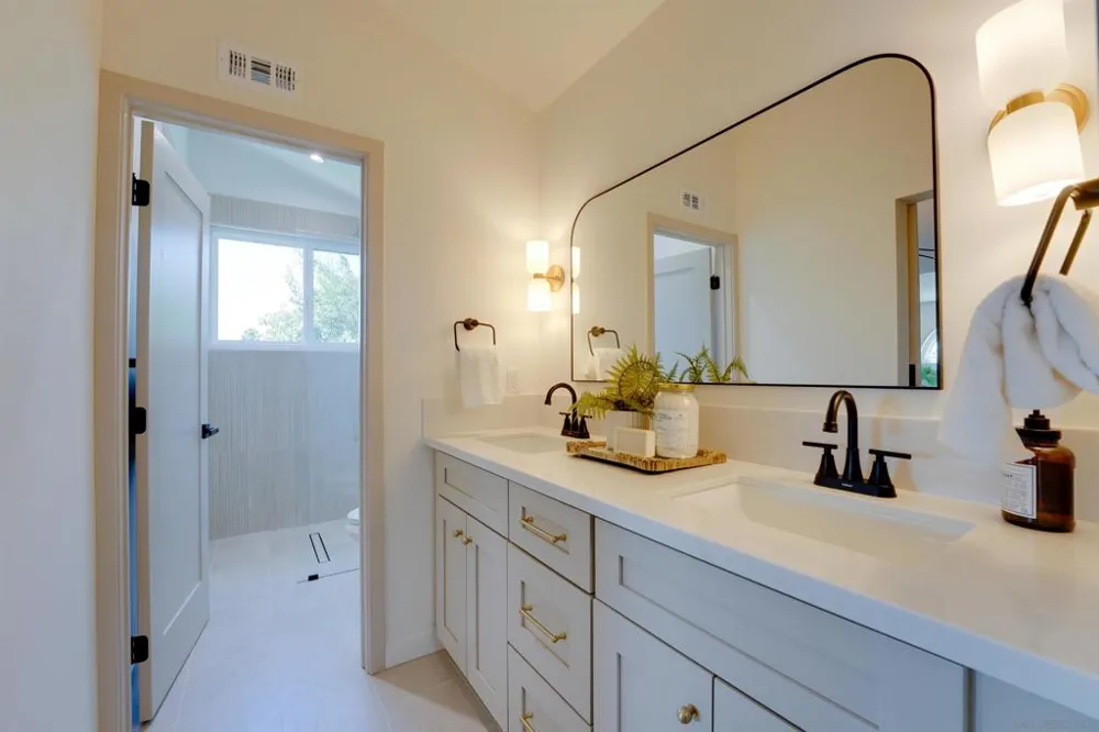 16022 Sun Summit Point San Diego, CA 92127