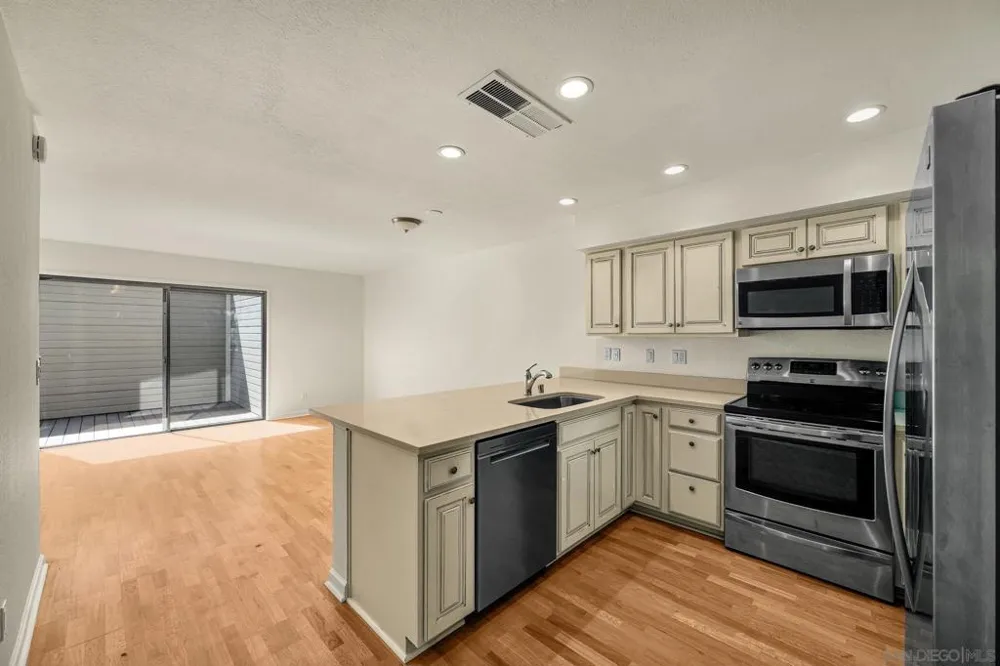9260 Towne Centre #26 San Diego, CA 92121