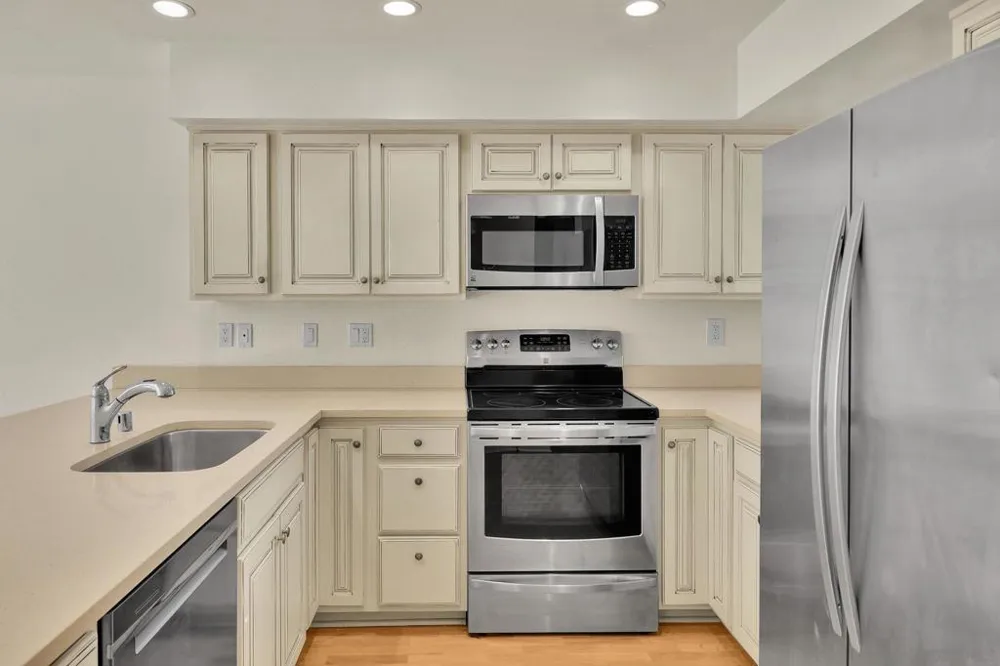 9260 Towne Centre #26 San Diego, CA 92121