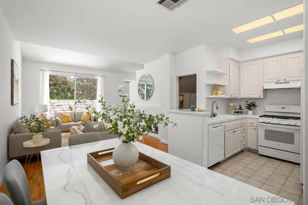 4118 Via Candidiz #115 San Diego, CA 92130