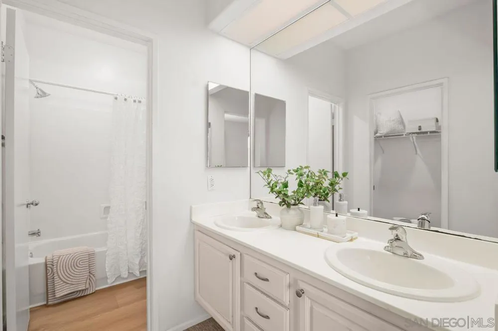 4118 Via Candidiz #115 San Diego, CA 92130