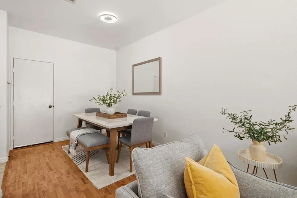 4118 Via Candidiz #115 San Diego, CA 92130