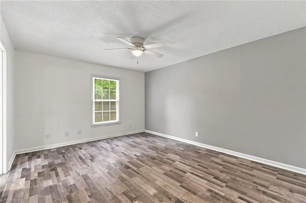 2424 Cottage Place Greensboro, NC 27455