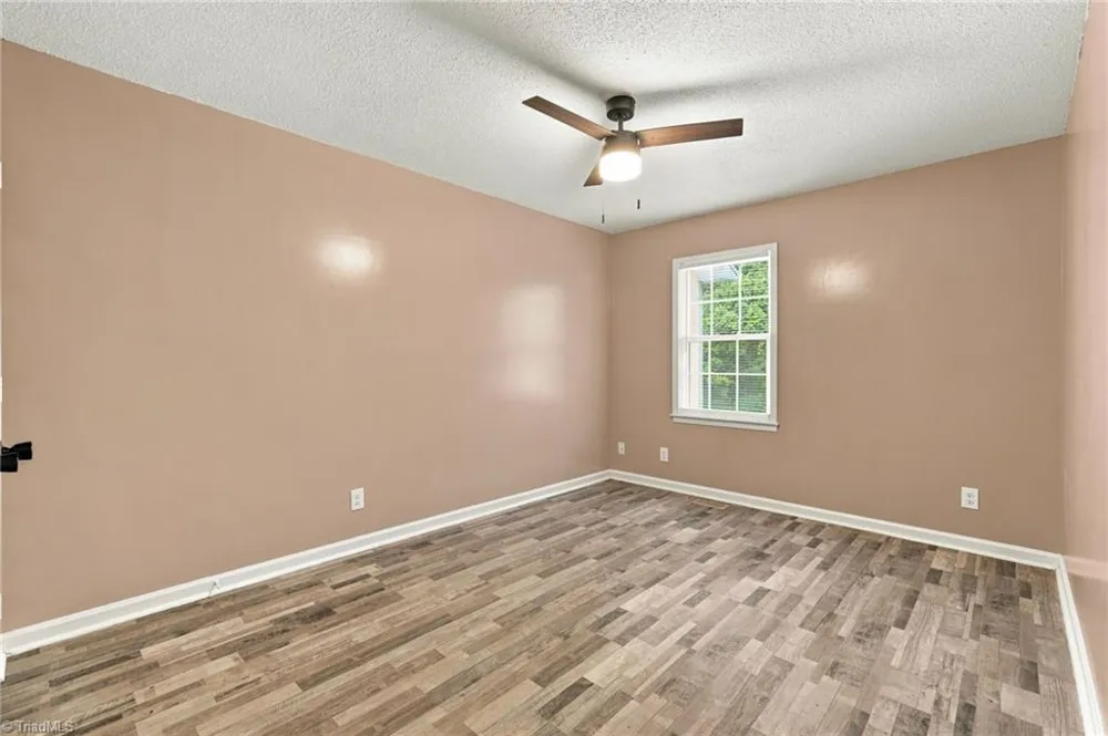 2424 Cottage Place Greensboro, NC 27455