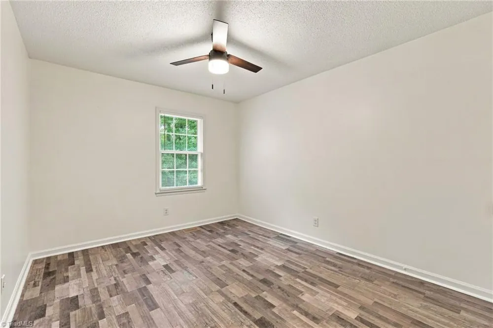 2424 Cottage Place Greensboro, NC 27455