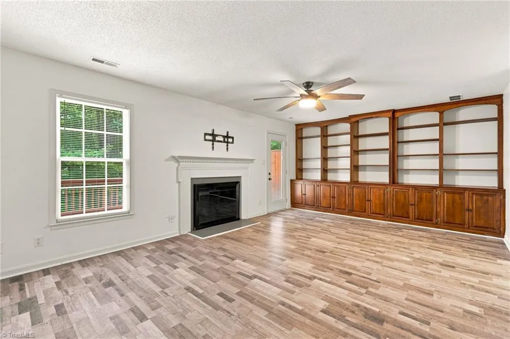 2424 Cottage Place Greensboro, NC 27455