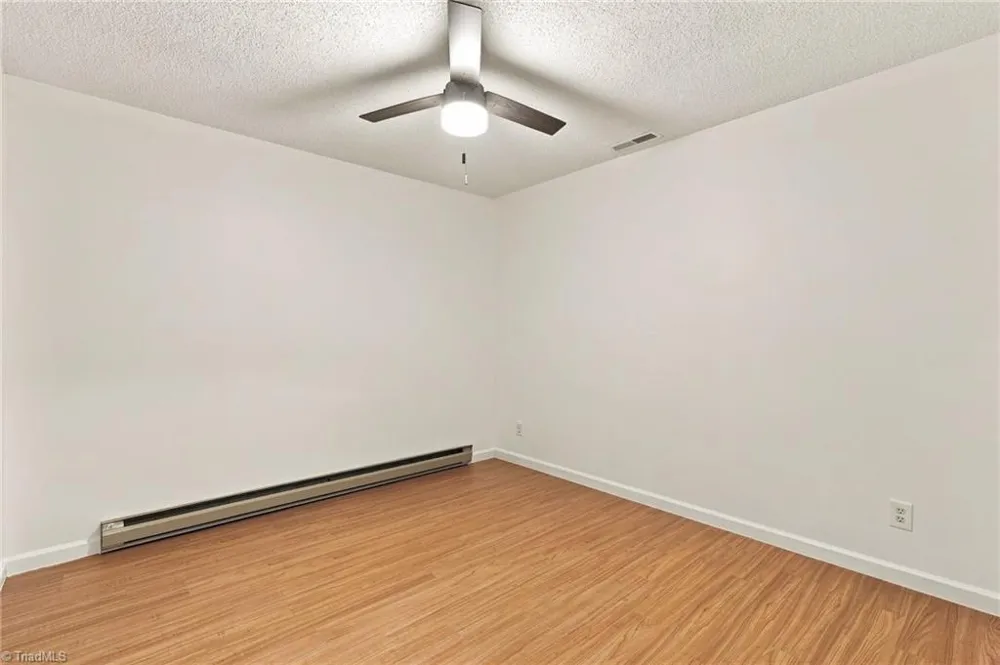 2424 Cottage Place Greensboro, NC 27455