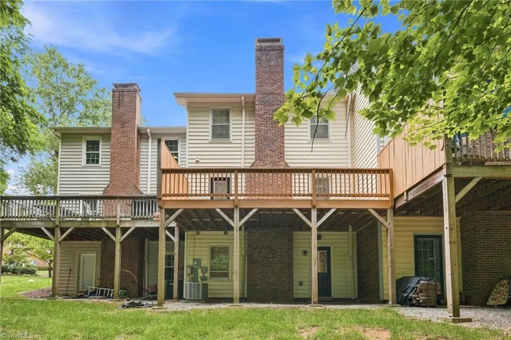 2424 Cottage Place Greensboro, NC 27455