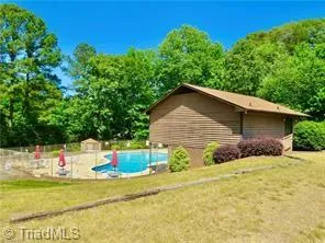 2424 Cottage Place Greensboro, NC 27455