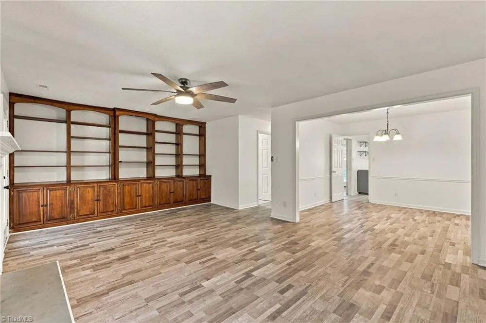 2424 Cottage Place Greensboro, NC 27455