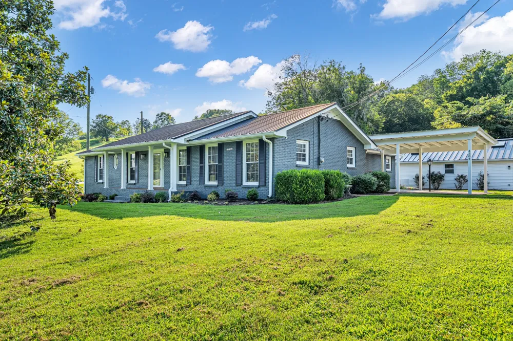 4304 Long Hollow Pike Goodlettsville, TN 37072
