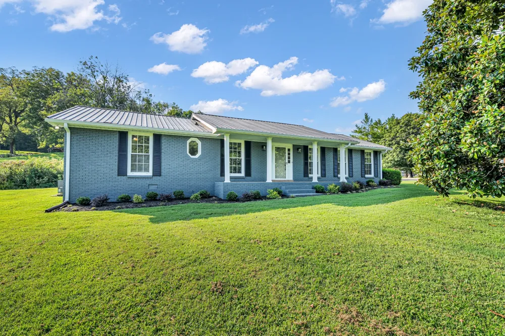 4304 Long Hollow Pike Goodlettsville, TN 37072
