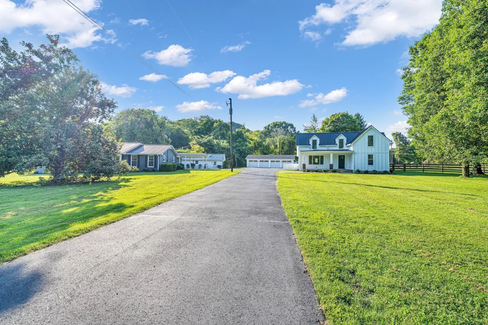 4304 Long Hollow Pike Goodlettsville, TN 37072
